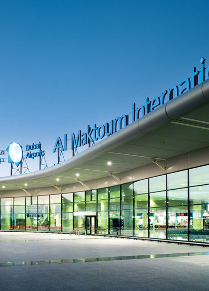 Hire a car at Dubai Al Maktoum Airport now!